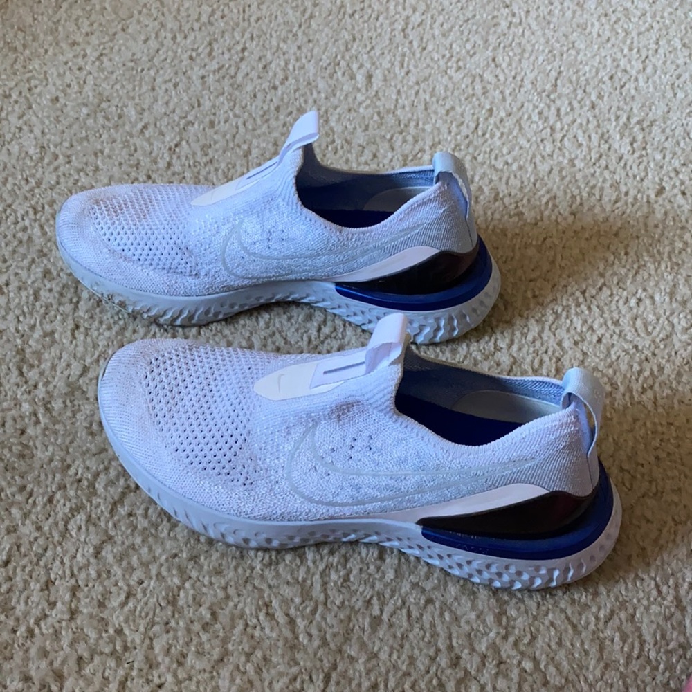 Nike flyknit running shoes